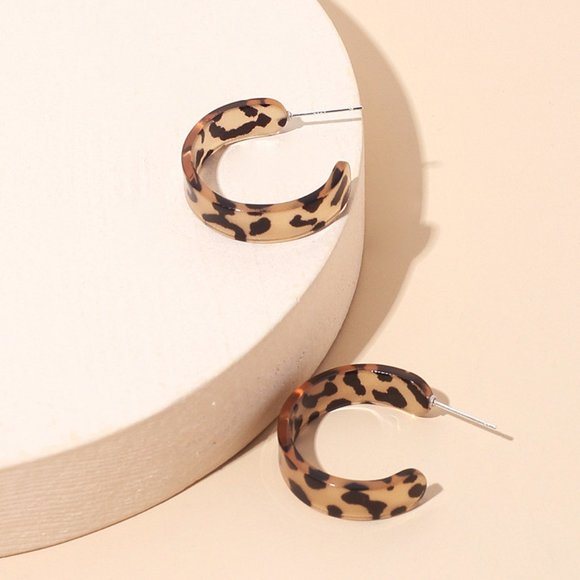 Jewelry - Fun Fashion Earrings!